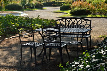 Garden table  庭園
