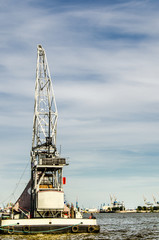 Lastkran im Museumshafen Hamburg