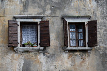 Fototapeta na wymiar Fenster in Vrsar, Kroatien