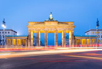 Fotobehang Brandenburg Gate (Brandenburger Tor) at night with car light trails, Berlin © pixelklex
