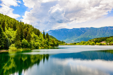 Montiggler See im Fruehling