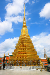 Fototapeta premium A pagoda at Wat Phra Kaew, Bankok, Thailand