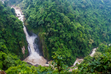 Fototapeta na wymiar Waterfall is beautiful and very high at Khao yai National, Thail