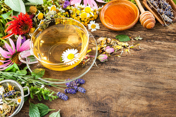 Obraz na płótnie Canvas Herbal tea with honey