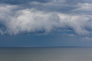 Fototapeta na wymiar Dark cloud asperatus over the sea