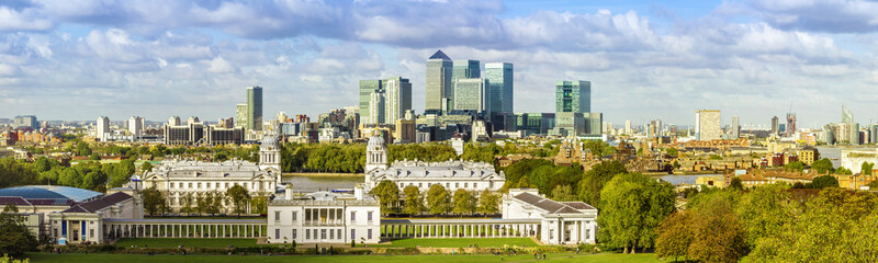 London panorama National Maritime Museum and skyscrapers of Canary Wharf from Greenwich park - obrazy, fototapety, plakaty