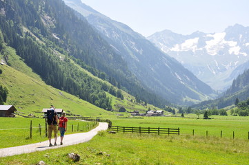 Fototapeta na wymiar Wanderung im Stillupgrund / Zillertal