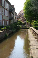 Fototapeta na wymiar Bachlauf in Weissenburg, Elsass