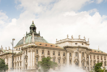 Fototapeta na wymiar Palace of Justice in Munich