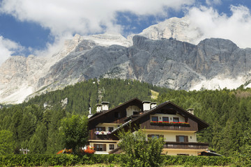 Fototapeta na wymiar Mansions in Cortina D'Ampezzo 