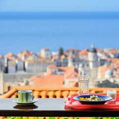 Frühstück hoch über Dubrovnik