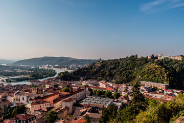 Fototapeta premium Vue générale de la ville de Vienne en Isère