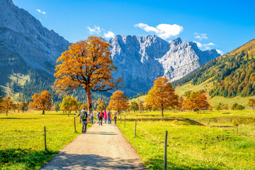 Wanderer im Karwendel, Tirol, Österreich, 