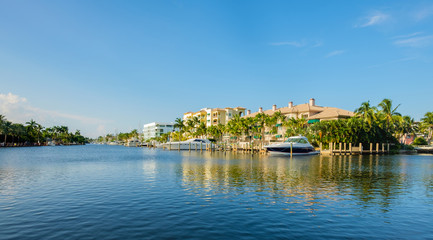 Fototapeta na wymiar Fort Lauderdale Waterway