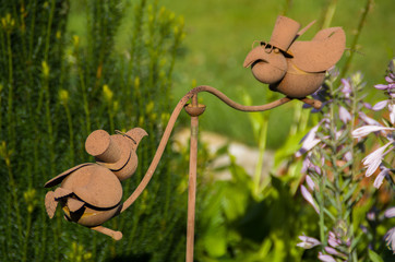 Gartendekoration – Vogelwippe