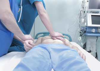 Obraz premium Patient cardiopulmonary resuscitation in the hospital