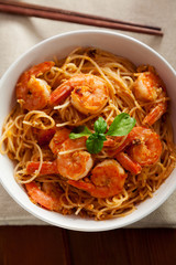 Thai rice noodles with shrimps