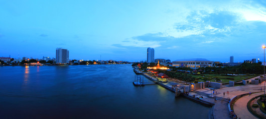 Naklejka premium panorama of the park at the river