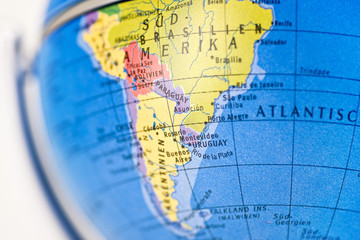 Globus mit Landkarte Südamerika