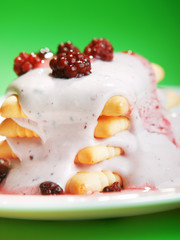 Biscuits with yogurt and berries