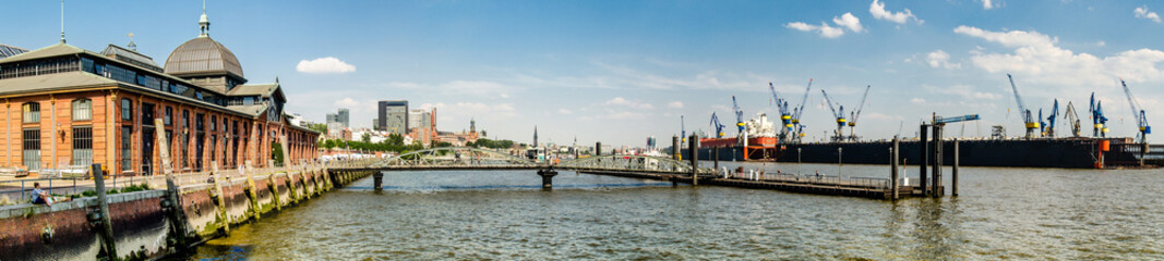 Panorama Fischmarkt und Hafen Hamburg