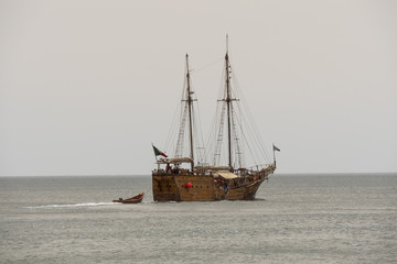 Obraz premium Galleon on the sea, touristic ship
