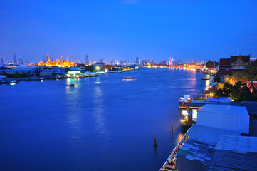 Naklejka premium Chaopraya river at night in Bangkok