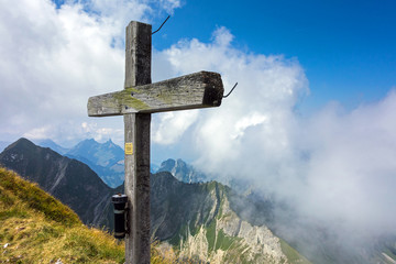  Gipfelkreuz auf dem Schopfenspitz, Schweiz