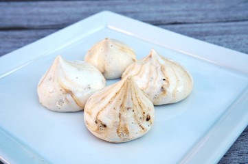 Delicate vegan meringue cookies made with aquafaba (chickpea water)