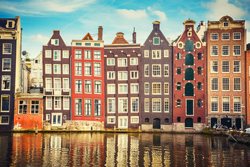 Fototapeta premium Stare budynki w Amsterdamie
