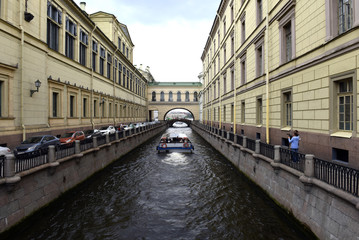 Fototapeta na wymiar The Canals Of St. Petersburg. The historic building.