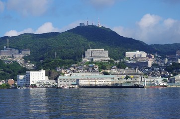 Naklejka premium 長崎港と丘