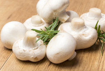 Champiñones limpios