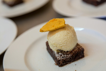 Icecream Brownie With Honeycombe