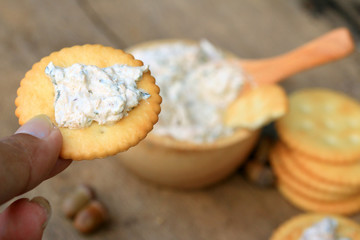 tasty tuna crackers