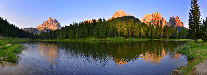 Lago con le 3 cime di Lavaredo
