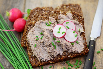 Radieschen Leberwurst