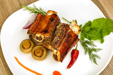 Roasted beef ribs