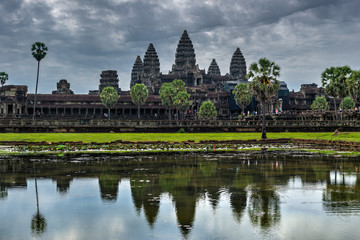 Obraz premium Inside Angkor Wat