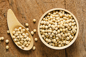 beans in wooden dish