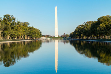 Naklejka premium Washington Monument Washington DC, USA. Seen from reflecting pool.