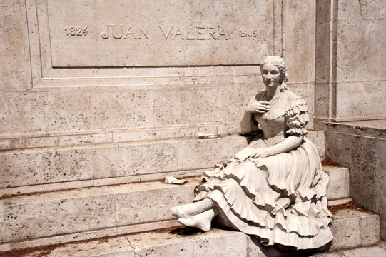 Juan Valera Denkmal spanischer Schriftsteller 