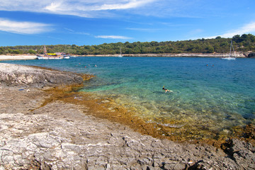 Chorwacja wybrzeże w pogodny dzień