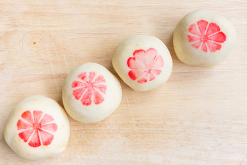 Mochi with salted eggs