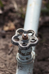 Water pipe and valve