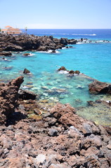 Przepiękna skalista zatoczka w Playa de San Juan na Teneryfie - obrazy, fototapety, plakaty