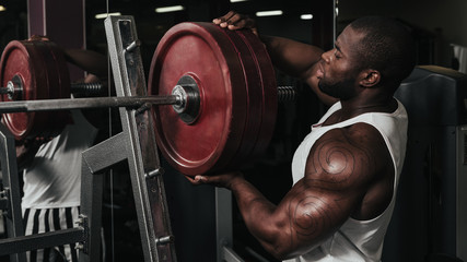 Weight training African doing bodybuilding - 89204807