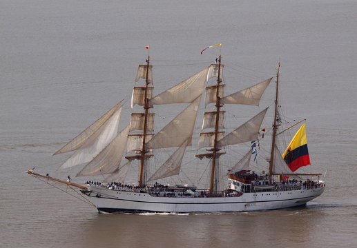 Segelschulschiff auf der Weser