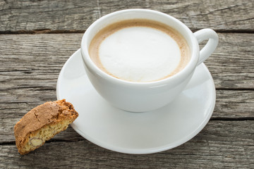 Cappuccino mit Cantucinni