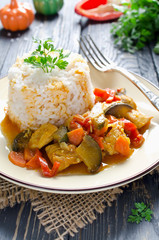 Rice and stew with chicken and vegetables